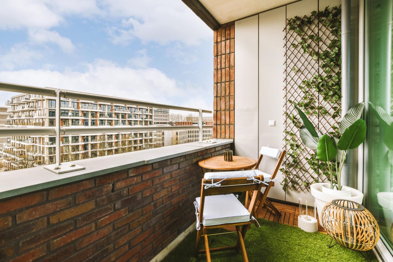 Bahçe ve Balkon Boyama Nasıl Yapılır? Balkon ve Bahçe Duvar Boyası Renkleri Nelerdir?